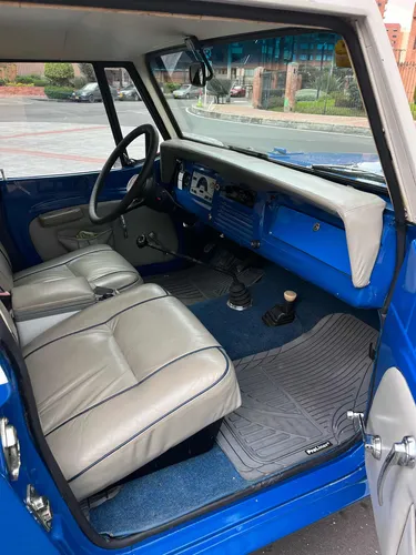 Jeep Comando Restaurado , V6 ,