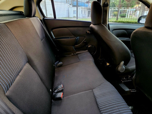 Imagen 8 de 12 de Renault Logan Authentique Plus 1.6 2019 50.000km Fcio T/usad