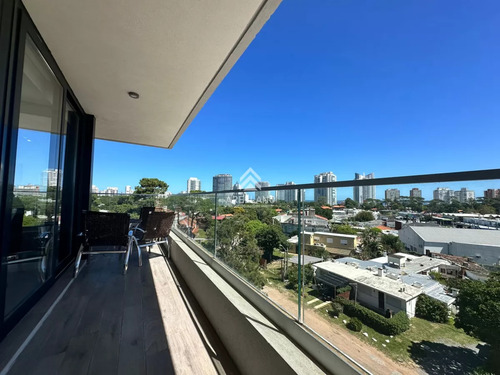 Venta Apartamento 2 Dormitorios En Edificio View Ii