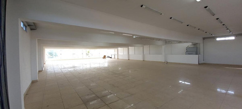 Imagen 7 de 7 de Imponente Local De 1210 Mts2 En 3 Plantas - Mitre 5100 - Zona Countries