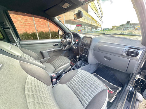 Fiat Strada 1.8 16v Adventure Cab. Dupla Flex 3p