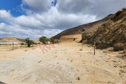 Terreno En Venta Con Vista Amplia En Boulevard 2000