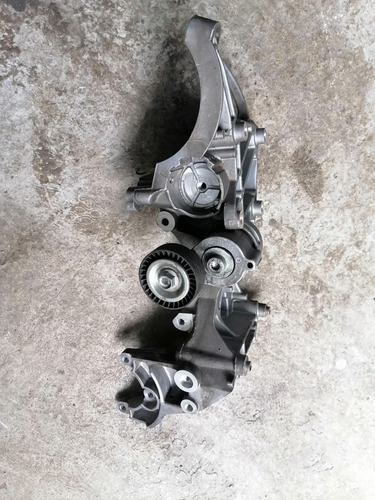 Base Soporte Alternador Compresor Volkswagen Jetta Mk6 2.5 (Usado)