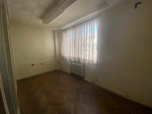 Oficina Piso Ciudad Vieja Misiones Y 25 Saya Propiedades