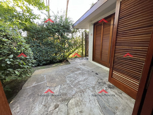 Imagen 9 de 29 de Muy Lindo Chalet Tradicional En Zona Lugano