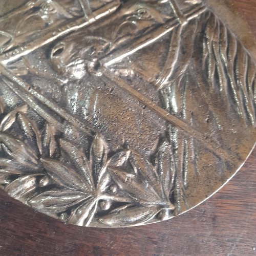 Imagem 3 de 8 de Medalhão Cavalos Bronze Para Parede 21 Cm Diâmetro