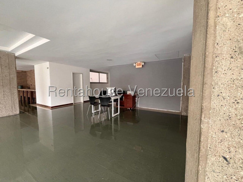 Julian Galindez Vende Amplio Apartamento Con Planta Electrica En Monte Real Barquisimeto #25-22257