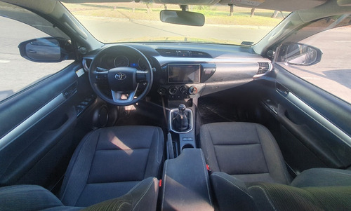Toyota Hilux 2.8 Cd Sr 177cv 4x4 2016