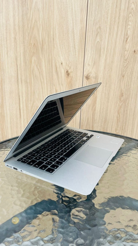 Portátil Macbook Air Core I5 De 13  1,8 Ghz (2012)