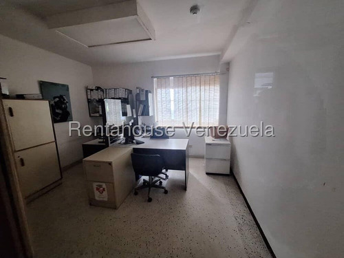 Casa Comercial En Venta En Los Dos Caminos Caracas Angela Tochon A Pie De Calle Uso Comercial Av Principal