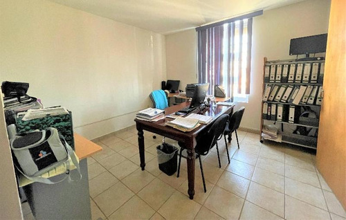 Imagen 9 de 16 de Casa Oficina En Venta Y Renta En Colinas Del Cimatario 3a Sección, Querétaro