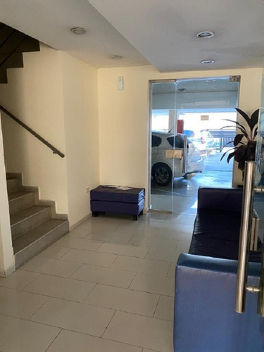 Imagen 4 de 10 de Departamento Monoambiente En Venta - Moron Centro