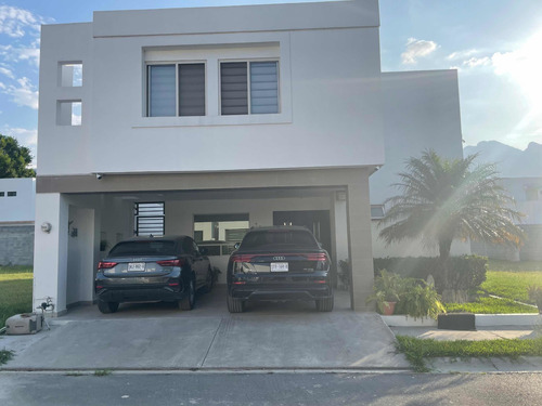 Imagen 1 de 27 de Casa De 3 Recamaras Totalmente Amueblada Con Alberca Y Paneles Solares