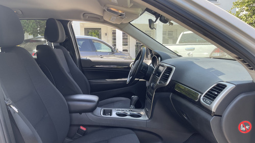 Jeep Grand Cherokee Laredo 4X2 3.6L