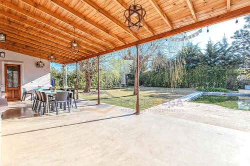 Imagen 26 de 30 de Impecable Casa En Venta En Campos De Álvarez Country Club - Moreno -
