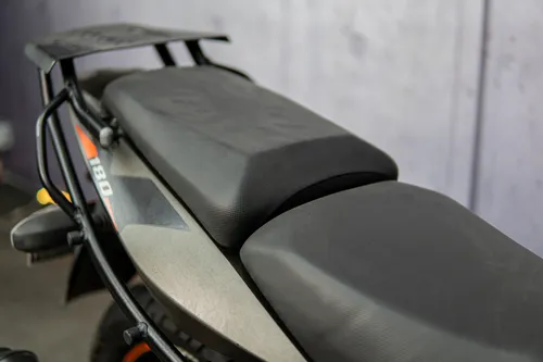 Bajaj Pulsar 180 Fi 2022