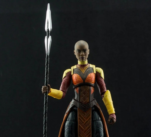 Figura Okoye / Baf / Black Panther Movie / Marvel Legends 