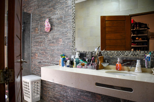 Casa En Venta Con Pileta En Barrio Privado La Carolina Golf Y Country Club