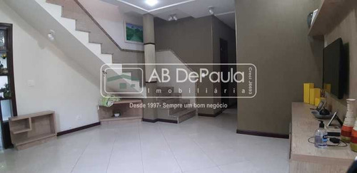 Imagem 2 de 15 de Jardim Sulacap - Mini Sítio Com Uma Magnífica Casa Duplex, Clara E Arejada, Com 359m² Construídos - Abca40049