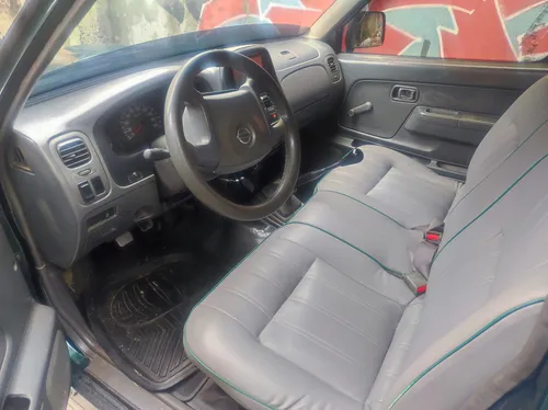 Nissan Frontier 2.4 Std D22 4x2
