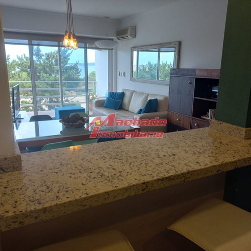 Imagen 9 de 18 de Apartamento En Venta, Primera Linea De La Playa Mansa.