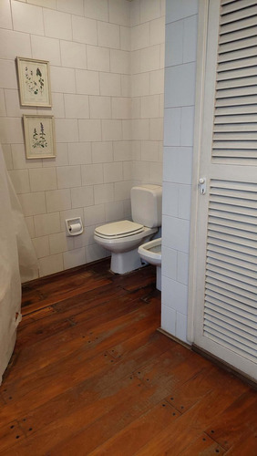 Venta- Casa Enorme Con Jardín Y Pileta, Hurlingham