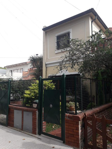 Casa En Ph Independiente Reciclada A Nuevo, 3 Dormitorios, Jardín - Olivos