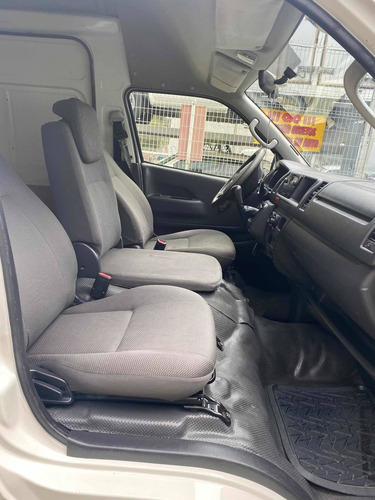 Imagen 11 de 15 de Nissan Urvan 2014 2.5 Panel Amplia Mt