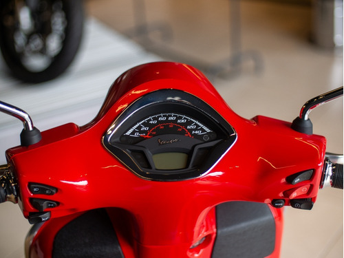 Imagen 12 de 25 de Vespa Gts 300 Super Roja Reserva Ya