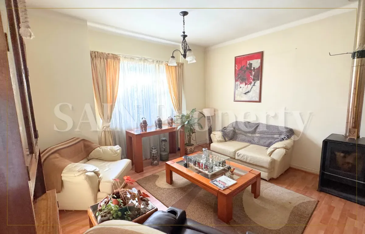 Imagen 5 de 21 de Casa Amplia Y Luminosa Con Jardín En El Centro De Concepción