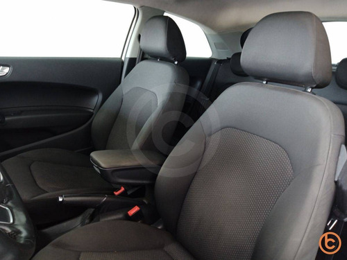 Imagem 9 de 14 de Audi A1 1.4 Tfsi Attraction 16v 122cv Gasolina 2p