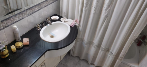 Chalet Impecable En Zona Residencial.