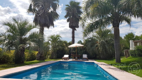 Casa Con Piscina En Alquiler Anual Venta , Playa Mansa Pda 39