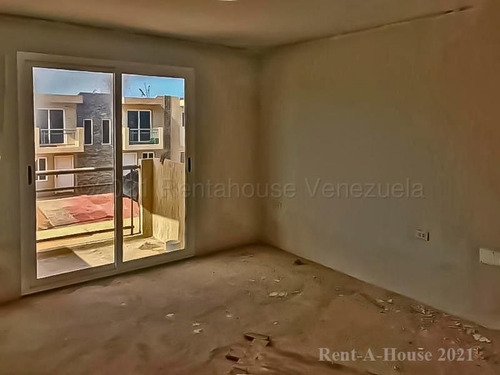 Imagen 5 de 9 de Townhouse En Venta Ubicada En La Puerta Maraven
