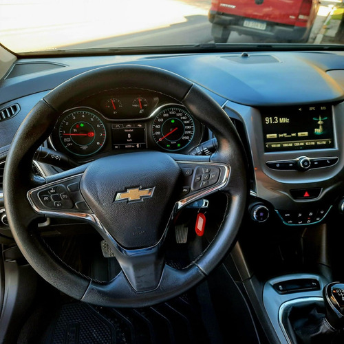 Chevrolet Cruze II 1.4 Sedan Lt