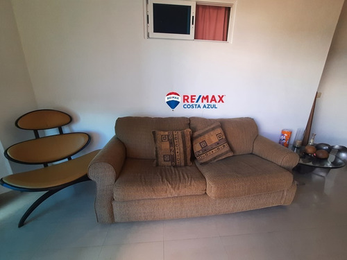 Se Vende Apartamento Vista Al Mar En Tucacas, Edificio Puerto Varadero.