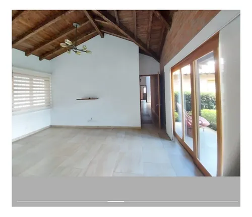 Casa En Venta En Loma Del Escobero. Cod V16844