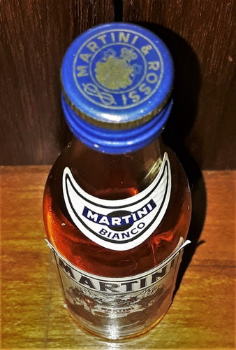 Botellita Miniatura Vermouth Martini Bianco Italia Cerrada