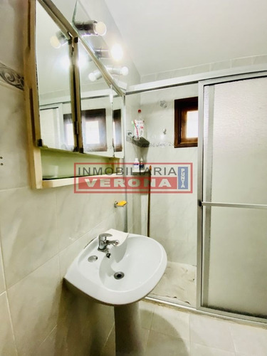 Imagen 16 de 28 de Amplia Casa En Pda. 25 A La Venta