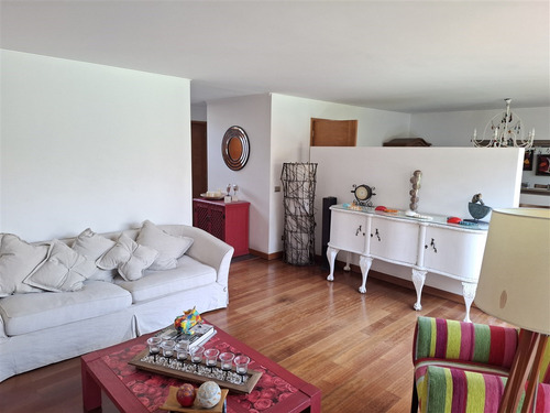 Casa En Arriendo De 4 Dorm. En Lo Barnechea