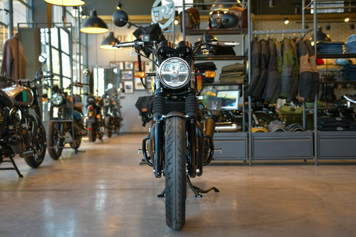 Royal Enfield Interceptor - Barcelona Blue Financiada