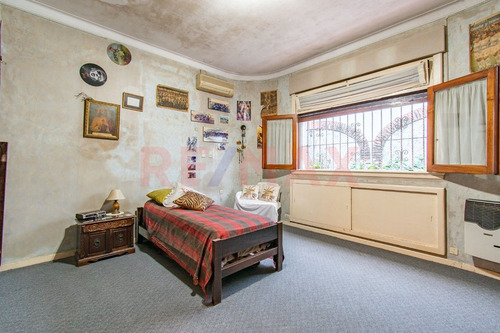 Venta Casa 4 Amb Boedo Cochera, Quincho Y Patio