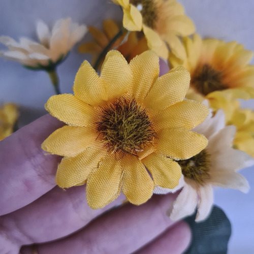 Buquê Margarida 21 Flores Artificiais Decoração Toque Real Cor Amarelo