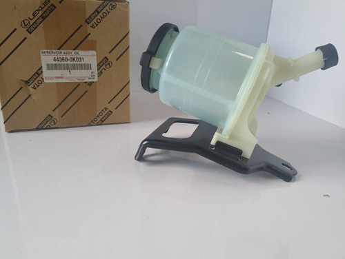 Envase Bomba Dirección Toyota Fortuner Kavak Original