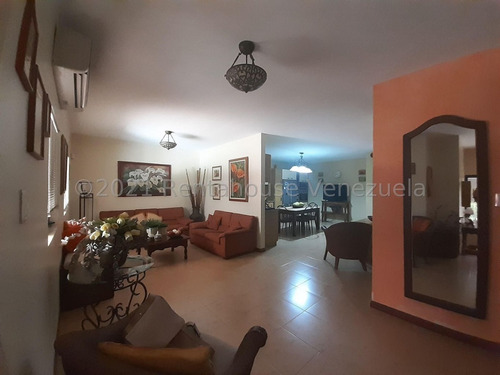 Imagen 2 de 12 de Townhouse En Venta En Barrio Sucre, Maracay 22-10019/ 0424-3392775