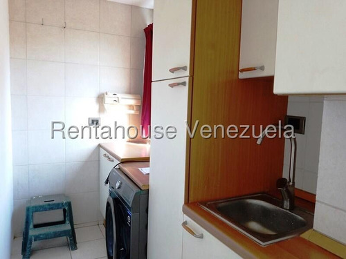 Alquiler De Departamento En Colinas Bello Monte #25-15077