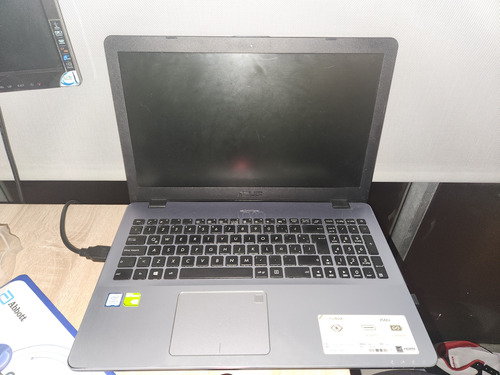 Laptop Asus X542u Con Disco De Estado Sólido Integrado