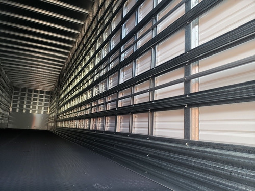 Imagem 12 de 15 de Carreta Bau 30 Paletes 2021 Com Pneus Novos