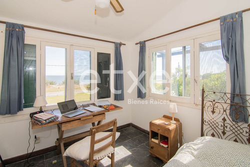 Casa En Venta Enorme Terreno Frente Playa Bella Vista (ref: Jpd-1478)