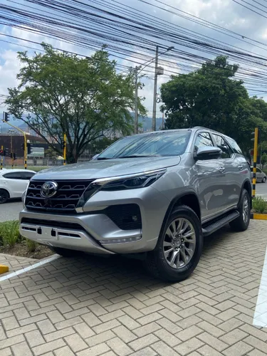 Toyota Fortuner 2.7 Srv Street Aut